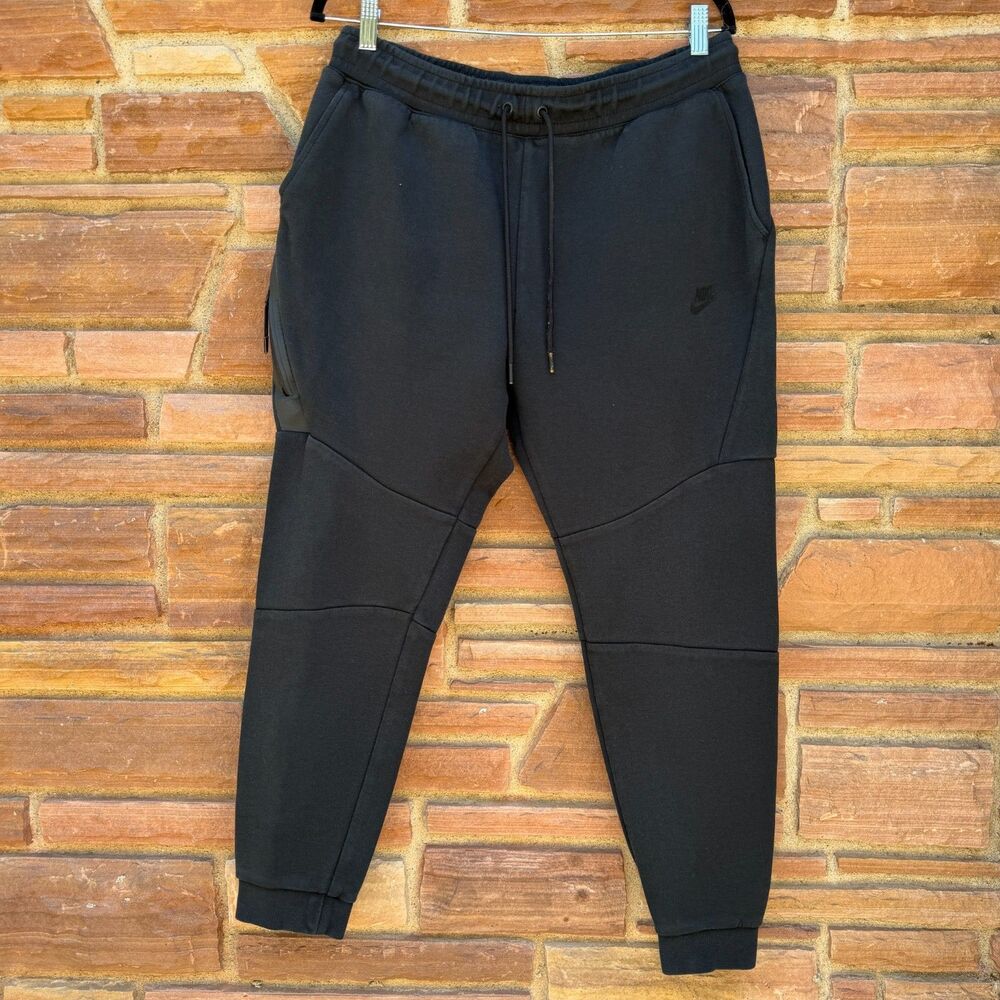 Nike Sportswear Tech Fleece Jogger Sweatpants – Men's Large – Black